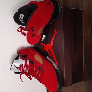 Air Jordan 5 Retro Raging Bull 9.5